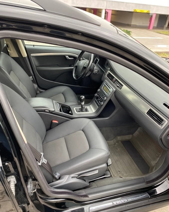 Volvo V70 cena 24700 przebieg: 213600, rok produkcji 2008 z Kraków małe 326